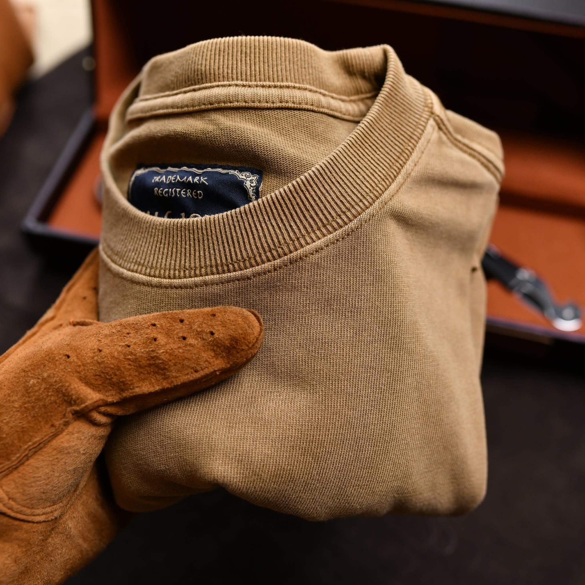 Áo phông thêu 1 túi ngực AP866-vàng